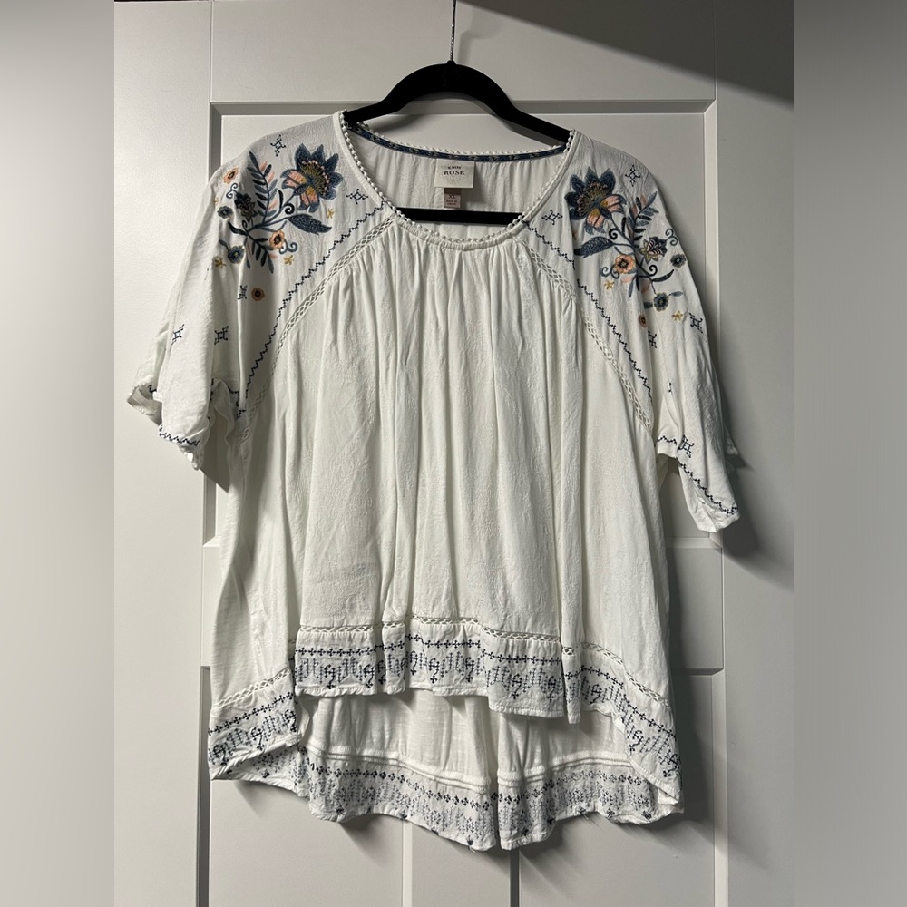 Knox Rose embroidered top. Size XL.